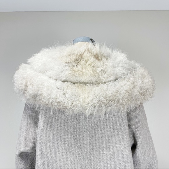 Vintage 1950’s Wool Gray Coat With Oversized Fur Collar - Picture 3 of 11